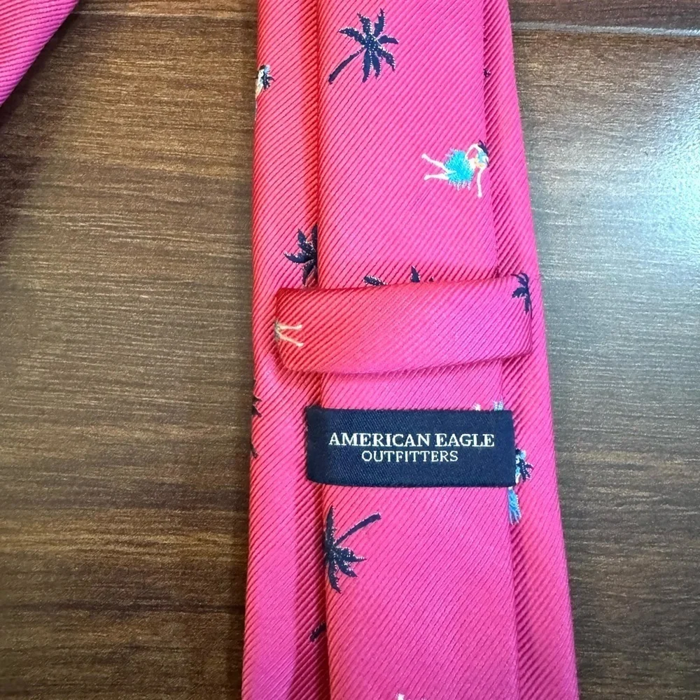 🌿END of SEASON SALE🌿AMERICAN EAGLE Outfitters Pink Tropical  Design Tie